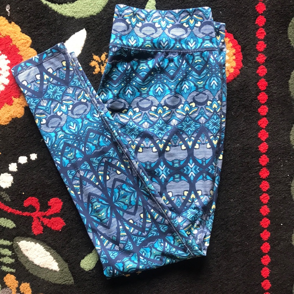 Patterned stretch leggings